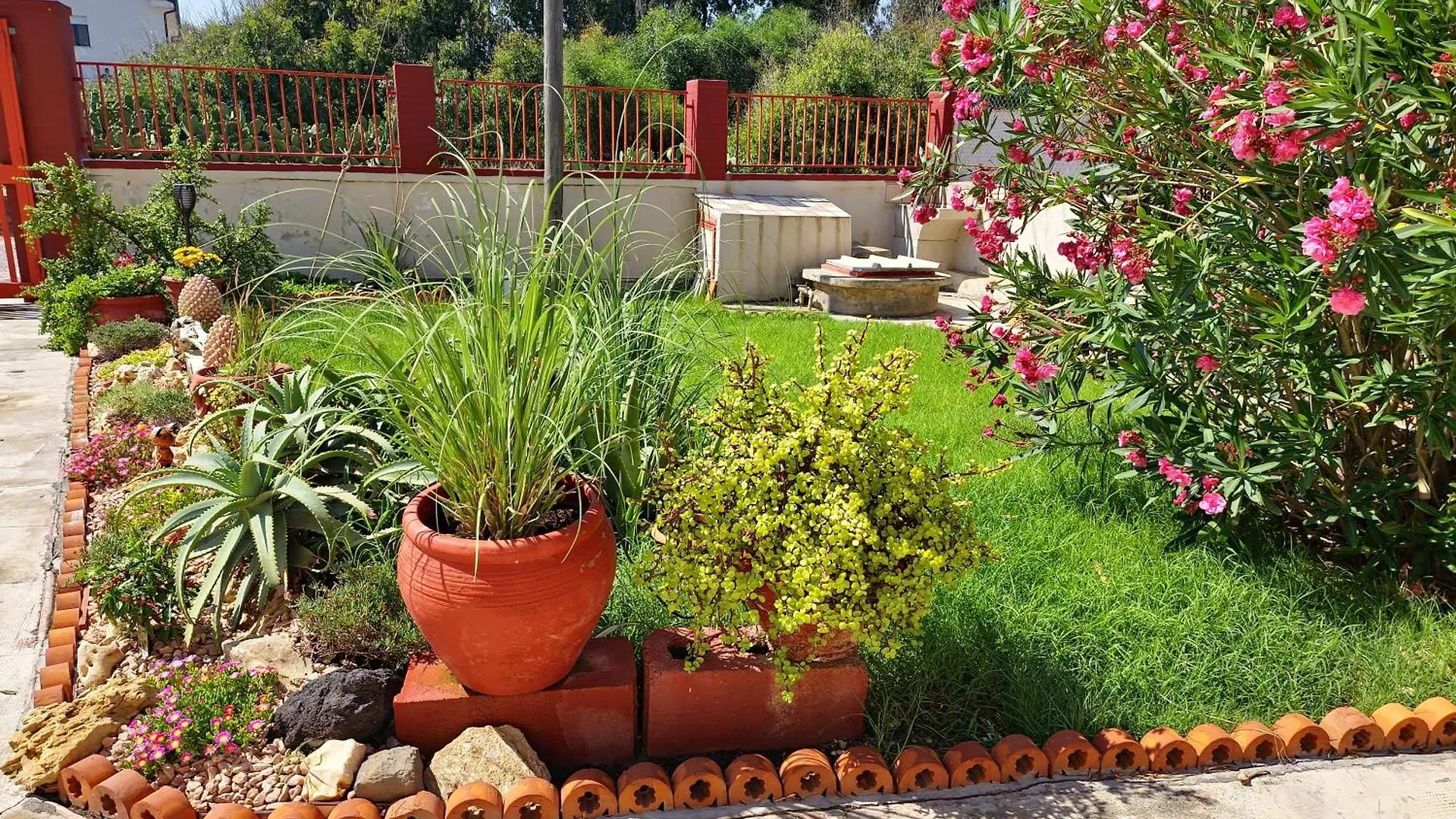 Apartment Maison Du Soleil Agnone Bagni Italy